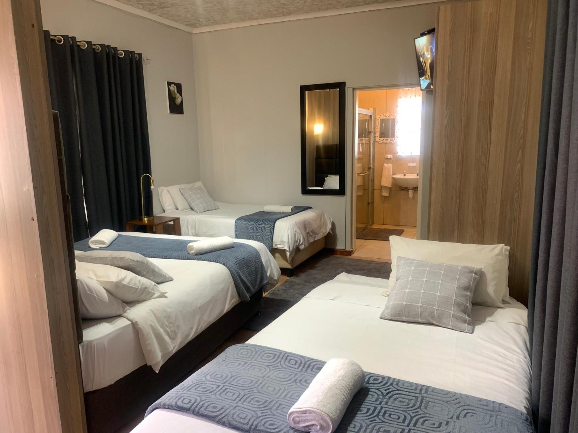 Victoria Oaks Guesthouse Victoria West 외부 사진