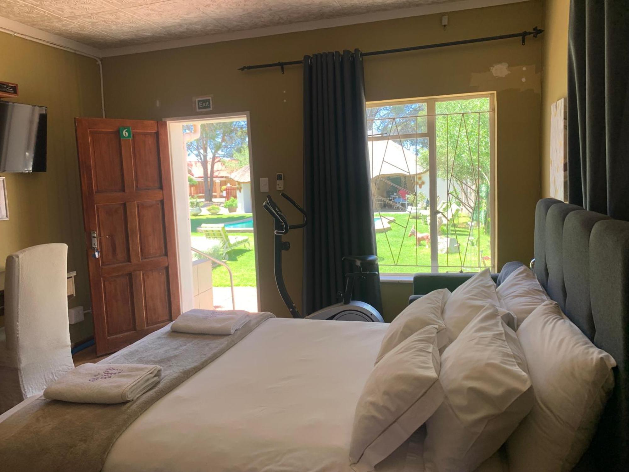 Victoria Oaks Guesthouse Victoria West 외부 사진